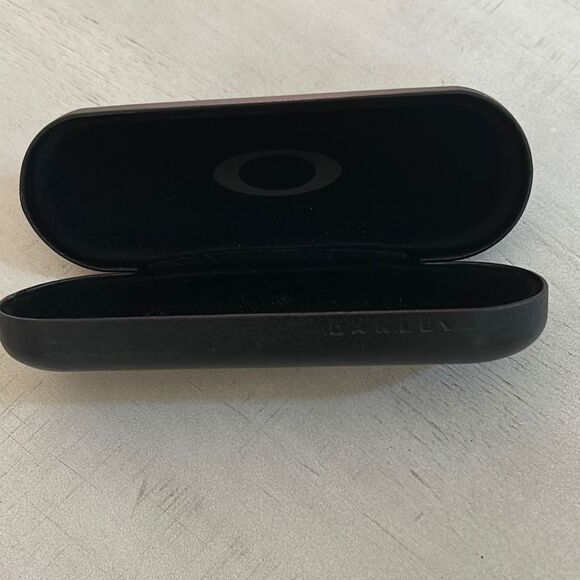 OAKLEY Slim Eyeglass Case - Picture 2 of 4